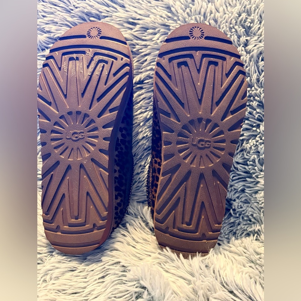 UGG Tasman Caspian Slippers EUC - Picture 4 of 12
